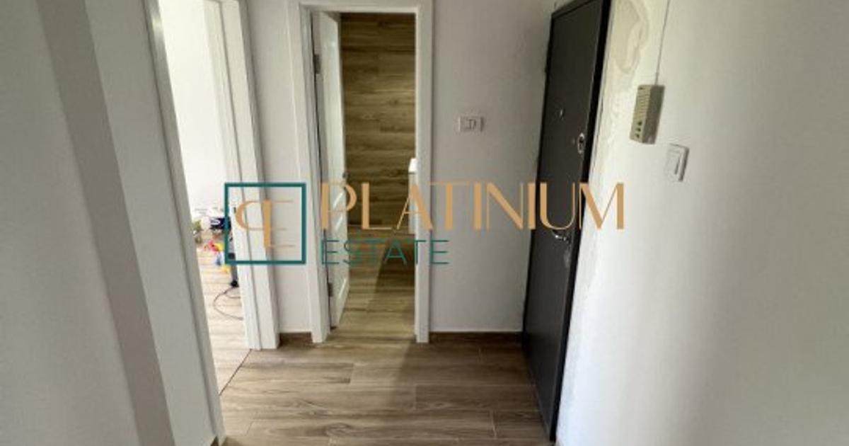 Apartament Decomandat Cu 4 Camere Pe Bulevardul Eroilor De La Tisa