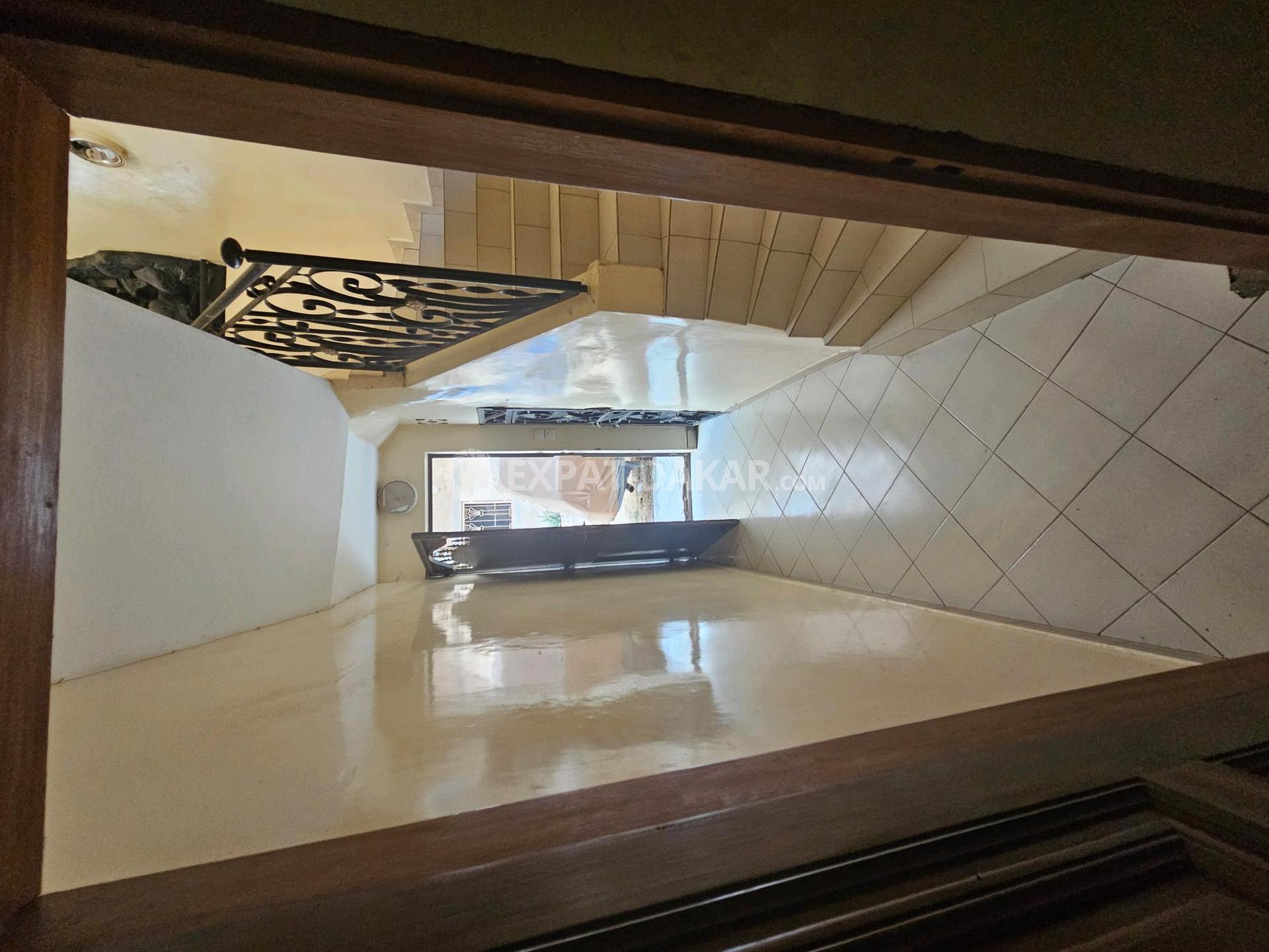 Villa de 200m2 à vendre aux Maristes Hann maristes ExpatDakar