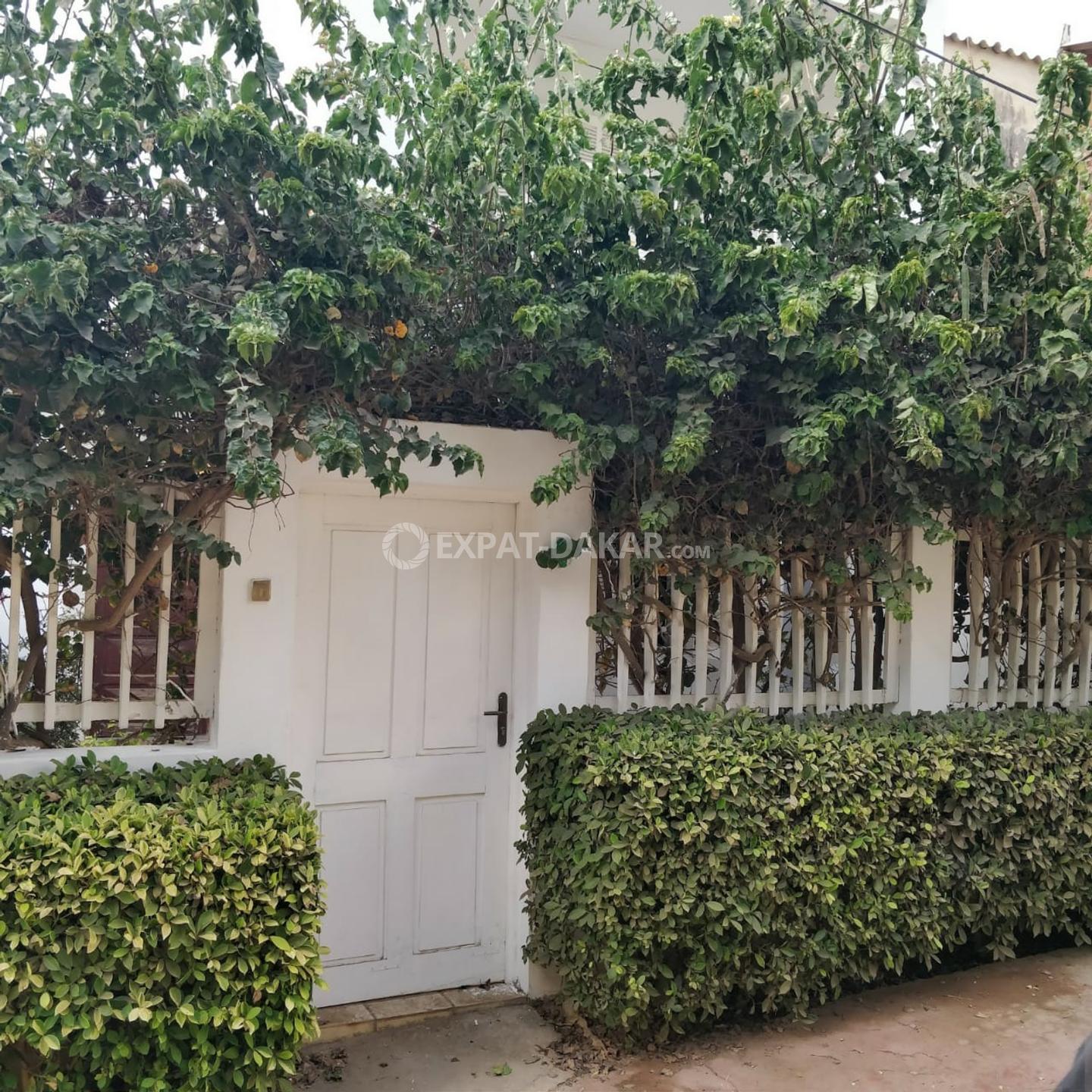 Maison d'angle a vendre a Yoff virage cité Biagui Cité biagui Expat