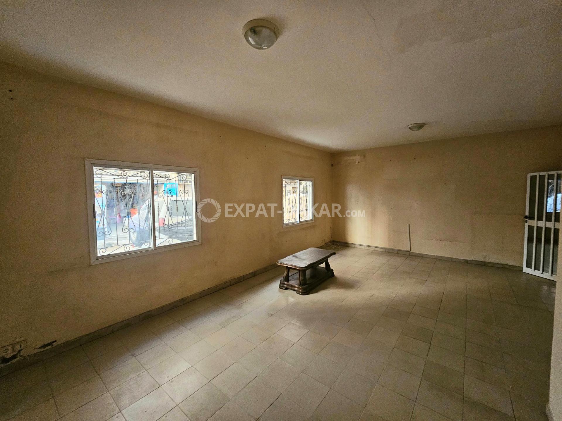 Villa de 200m2 à vendre aux Maristes Hann maristes ExpatDakar