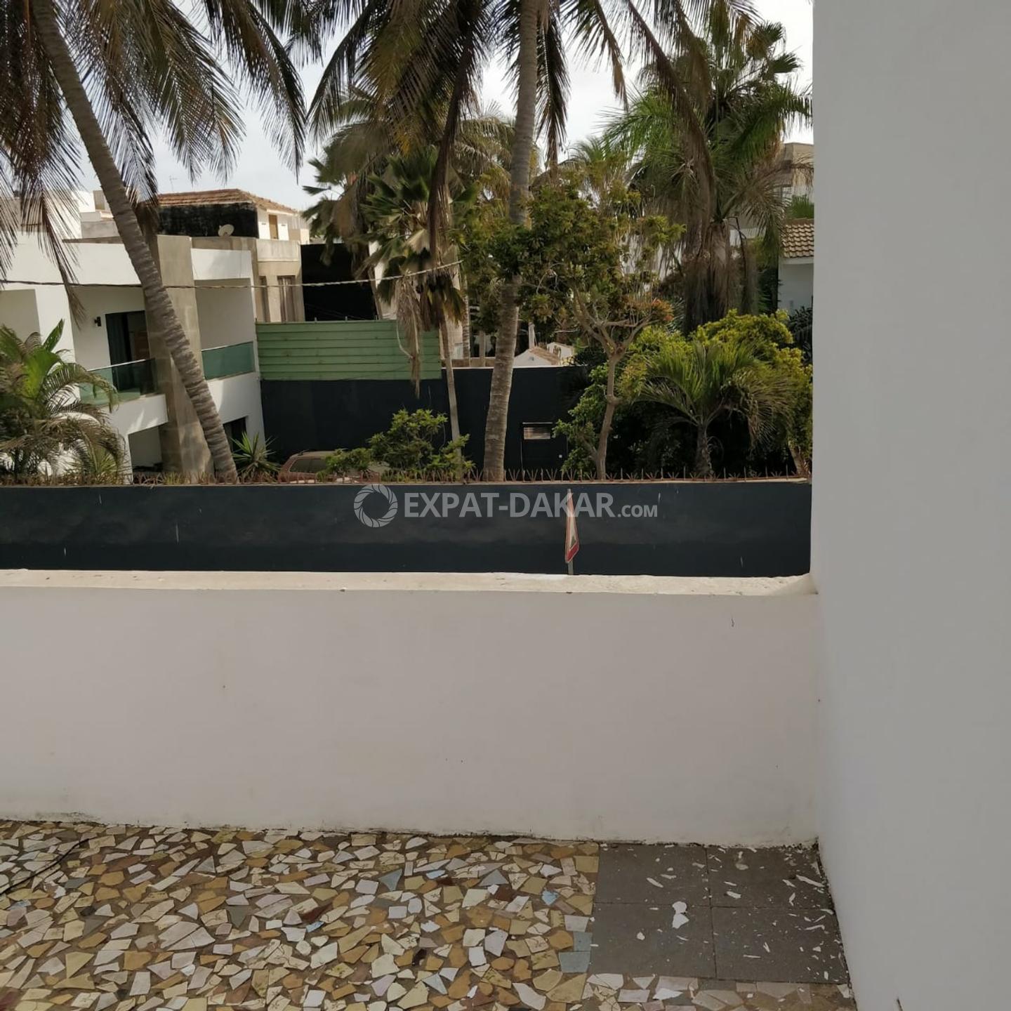 Maison d'angle a vendre a Yoff virage cité Biagui Cité biagui Expat