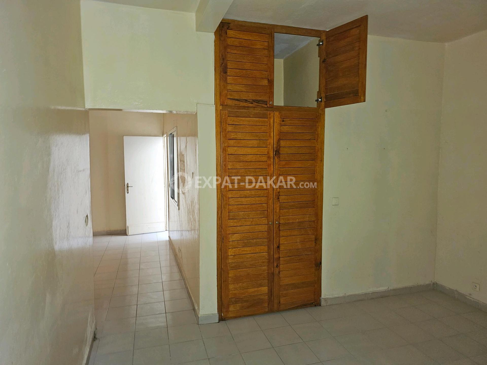 Villa de 200m2 à vendre aux Maristes Hann maristes ExpatDakar