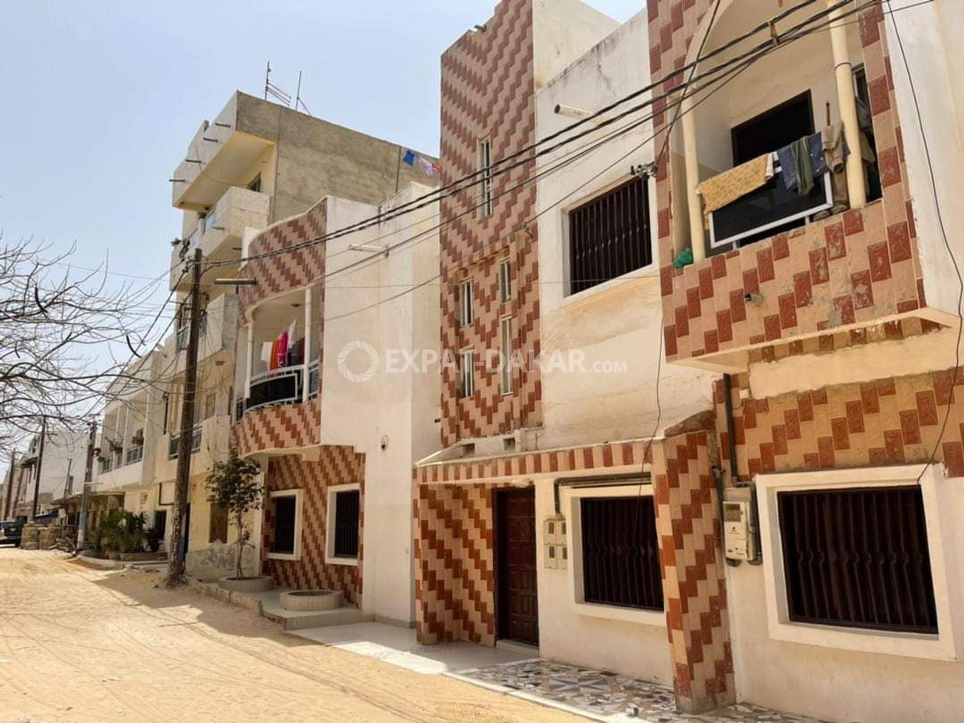 Villa de 225m2 r+1 a Nord foire Yoff ExpatDakar