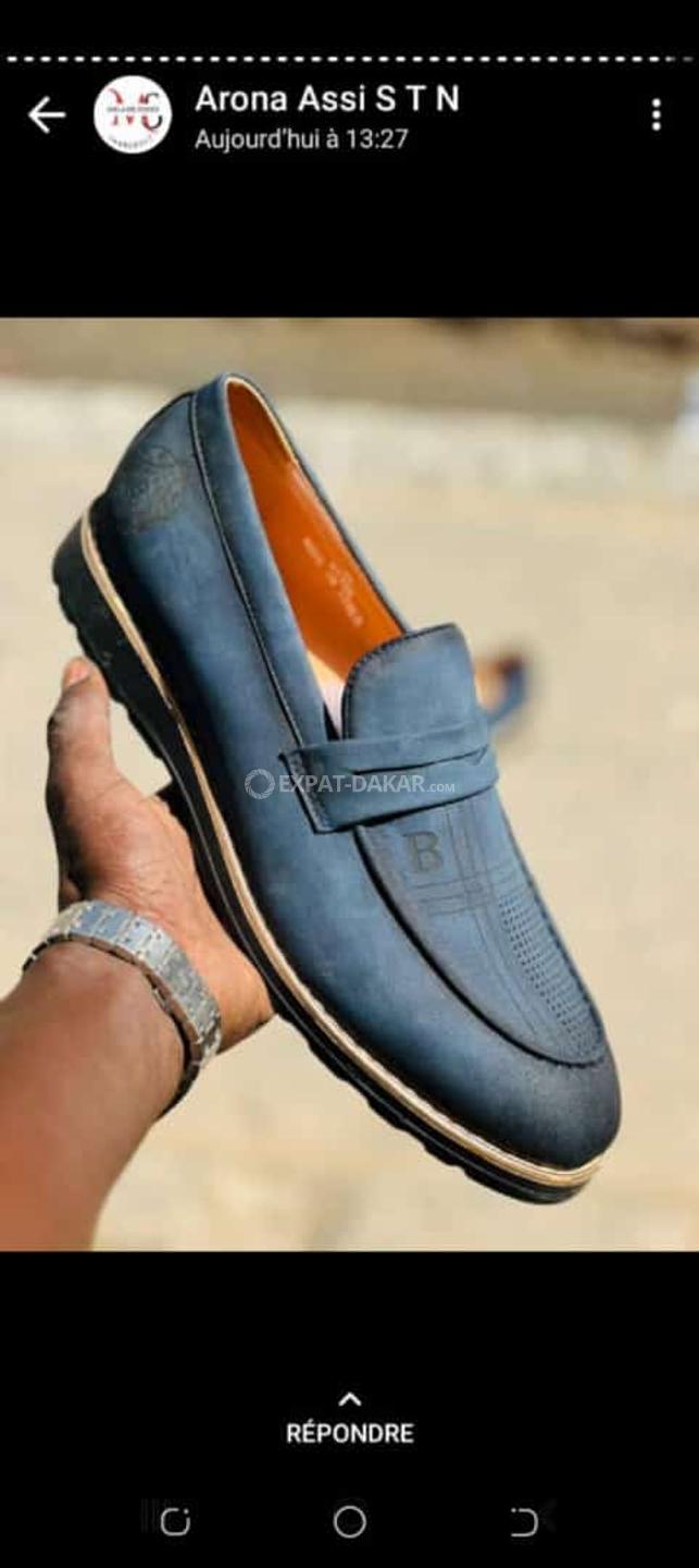 Chaussure pour homme mocassin marron Louis Vuitton pointure 43, 44
