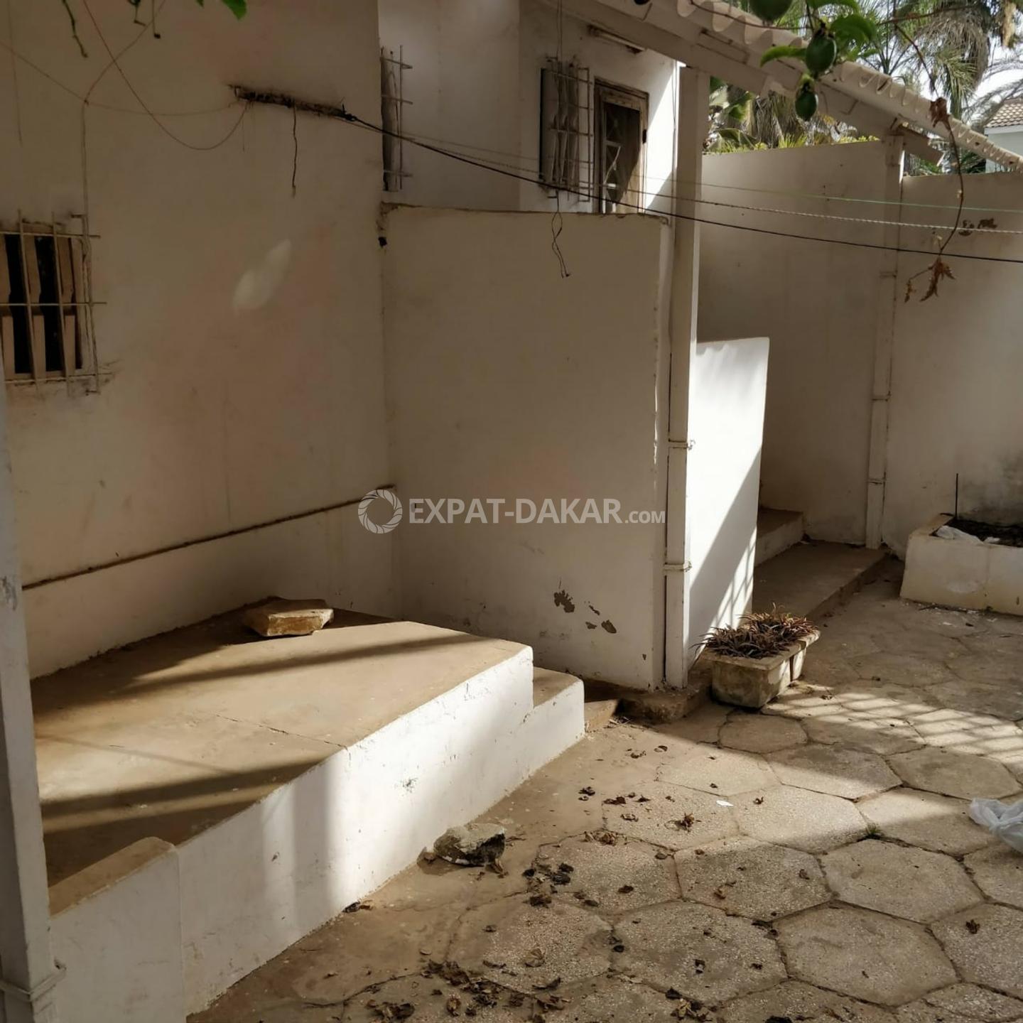 Maison d'angle a vendre a Yoff virage cité Biagui Cité biagui Expat