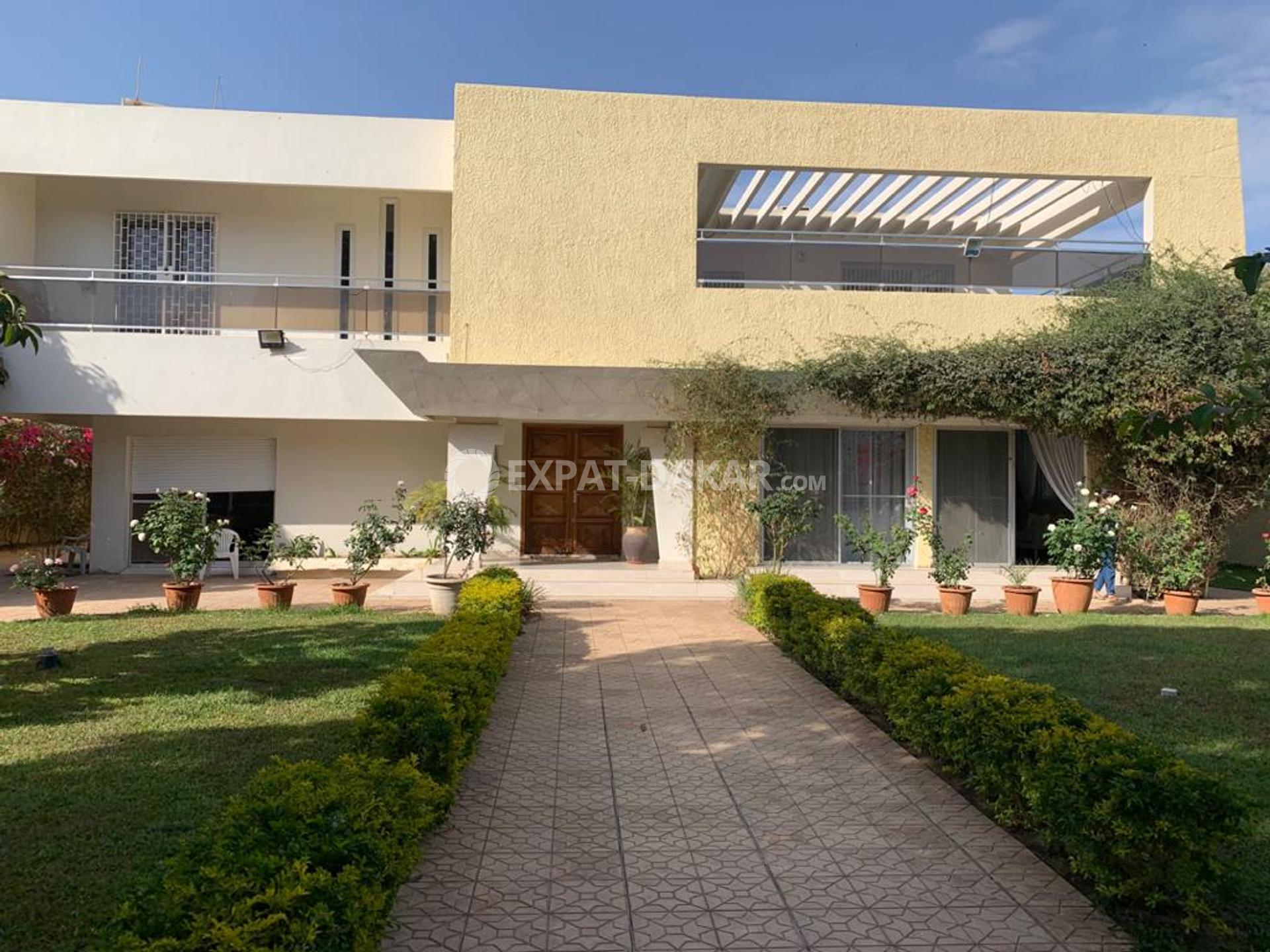 Villa de standing à fann résidence Fann PointE Amitié ExpatDakar