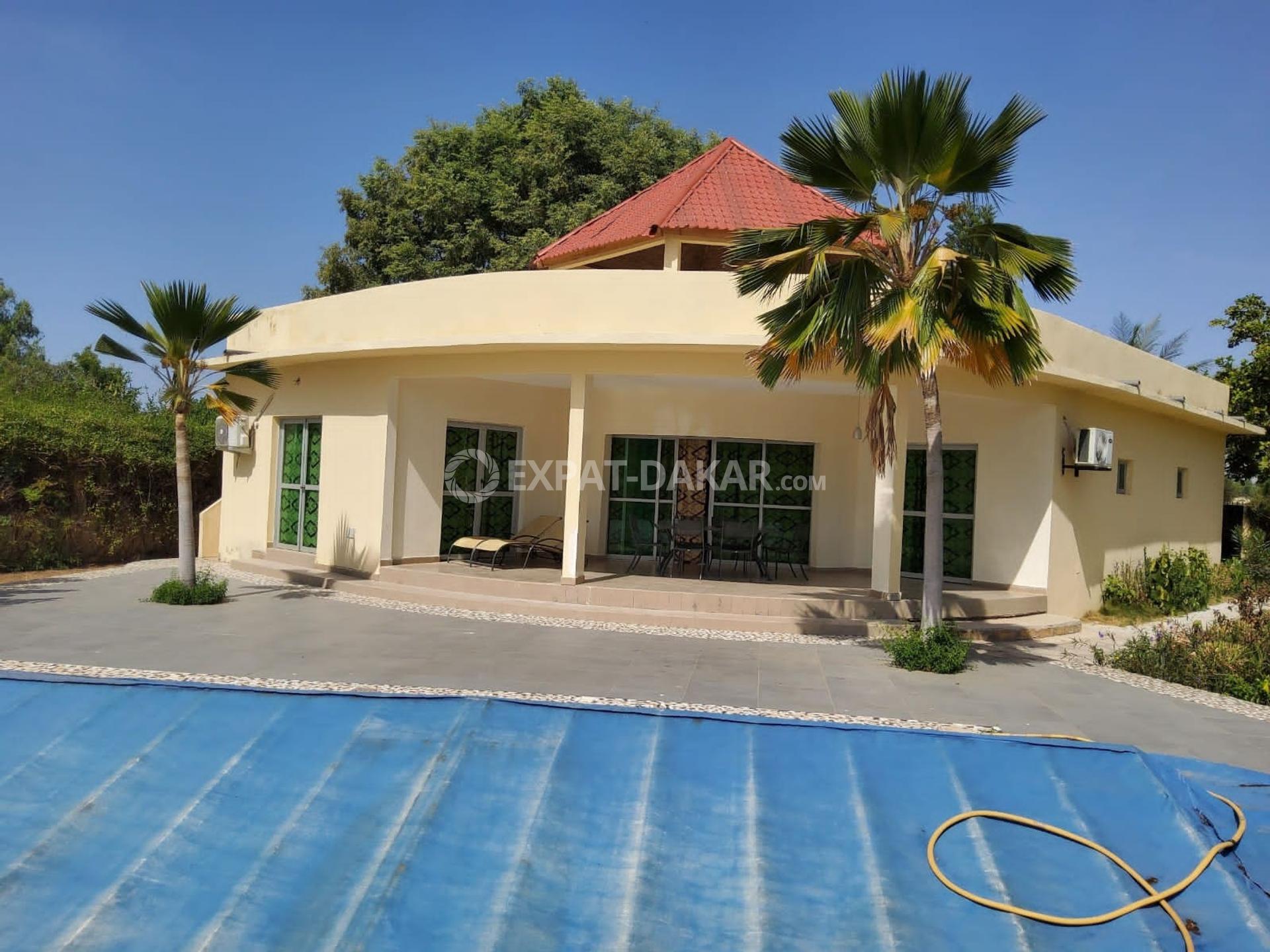 Magnifique Villa avec Piscine et vue sur la plage a Sokone Sokone