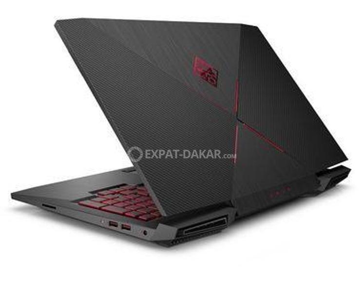 hp omen 15-ce011dx core i7-7700HQ frÃ©quence 2.80 GHz ram 16 go disc