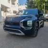 Mitsubishi Outlander SUV noir spacieux et sûr thumb 4