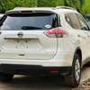 Nissan rogue année 2016 venant thumb 2