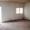 Appartement à Vendre Situé en face cité damel thumb 12