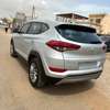 Hyundai Tucson SUV blanc spacieux polyvalent thumb 2