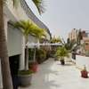 Villa R+2 avec jardin à louer aux almadies thumb 5
