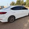 Je vend ma Hyundai Elantra 2018 automatique essence thumb 4