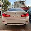 BMW SERIE 5 (530i) thumb 11