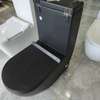 Toilette noire suspendue design compact et moderne thumb 3