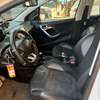 Peugeot 2008 2016 thumb 6