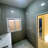 Maison en cour de finition 2 niveaux avec garage thumb 4