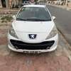 Peugeot 207 blanche compacte fiable et économique thumb 0