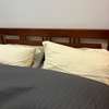 Ensemble lit (avec matelas) et 2 tables de nuits thumb 1