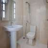 STUDIO NEUF A LOUER A NGOR-ALMADIES thumb 8
