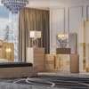 Chambre à coucher complète moderne avec rangements thumb 6