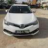 Yoyota auris 2016 thumb 0