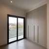 Appartement F4 249m2 au POINT E thumb 10