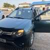 Renault Duster SUV compact noir robuste thumb 1