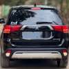 Mitsubishi Outlander 2019 venant 7 places 4 cylindres thumb 4