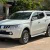 Mitsubishi l200 2018 thumb 6