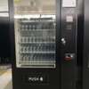 Distributeur automatique de snacks et de boissons thumb 1