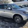 Mitsubishi Outlander thumb 2