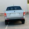Ssangyong karando 2016 thumb 3