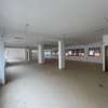 Plateaux de bureaux de 600 m2 à louer au Point E thumb 3