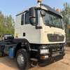 Sinotruck Howo NX 6X4 Tractor truck ´ thumb 2