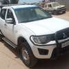 Mitsubishi l200 thumb 1