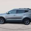 Hyundai Santa Fe 2017 – Intérieur cuir – Excellent état thumb 4