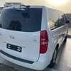 Hyundai Starex 12 places thumb 3