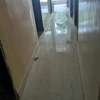 Aloue un grand apartuman de 3chambrsalon thumb 10