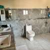 Très grand appartement entièrement meublé au plateau thumb 6