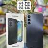 Smartphone triple caméra grand écran noir élégant thumb 1