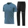 Ensemble sportif thumb 1