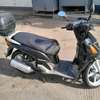 Yekh Gnak Moto Honda SH en très bon état. thumb 3
