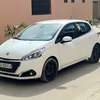 Peugeot 208 thumb 1