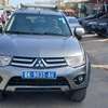 Mitsubshi pajero thumb 2