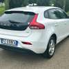 Volvo v40 thumb 2