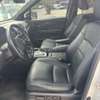 Honda Pilot SUV blanc spacieux fenêtres teintées thumb 3