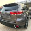 Toyota highlander thumb 2