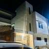 Maison moderne 5 chambres 4 salles de bain lumineuse thumb 0